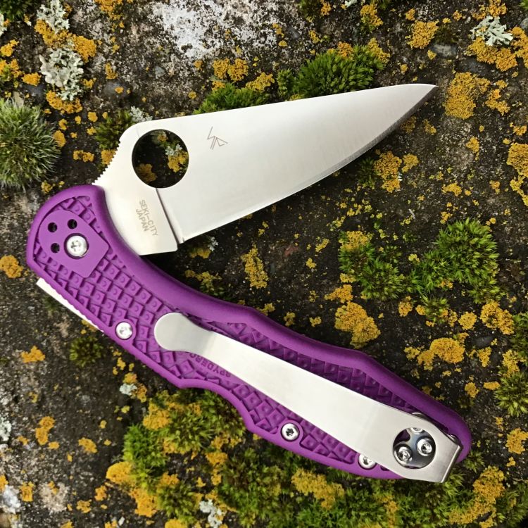 Spyderco Delica 4 Purple FRN VG-10 Blade Folding Knife