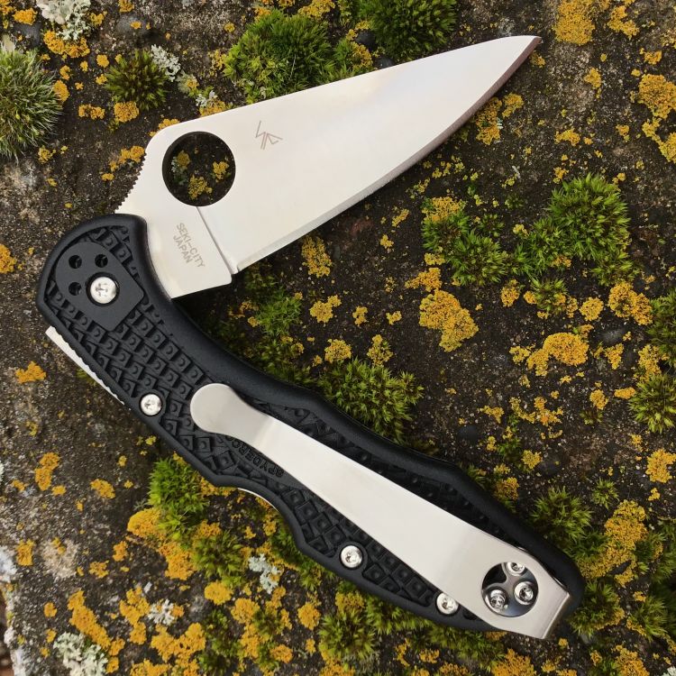 Spyderco Delica 4 Black FRN VG-10 Blade Folding Knife