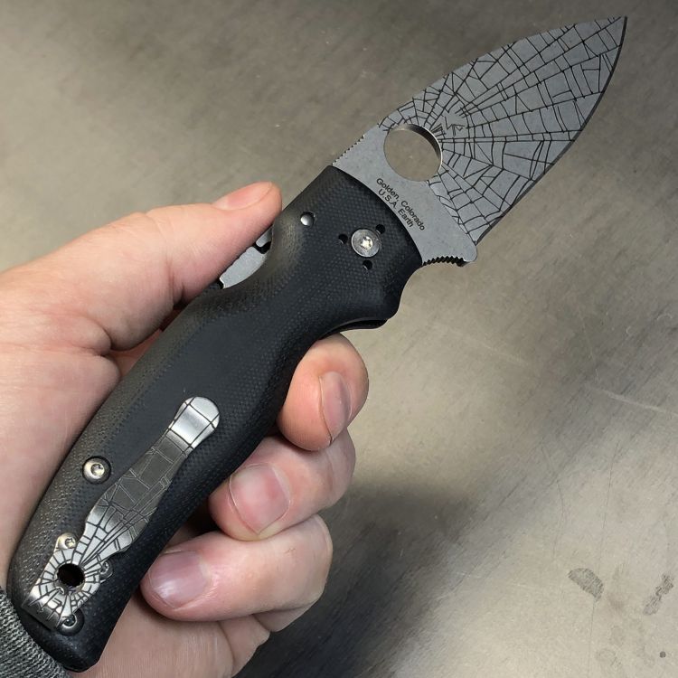 Spyderco Shaman Black G10 Scales Stonewash S30V Blade Deep Carry Titanium Clip