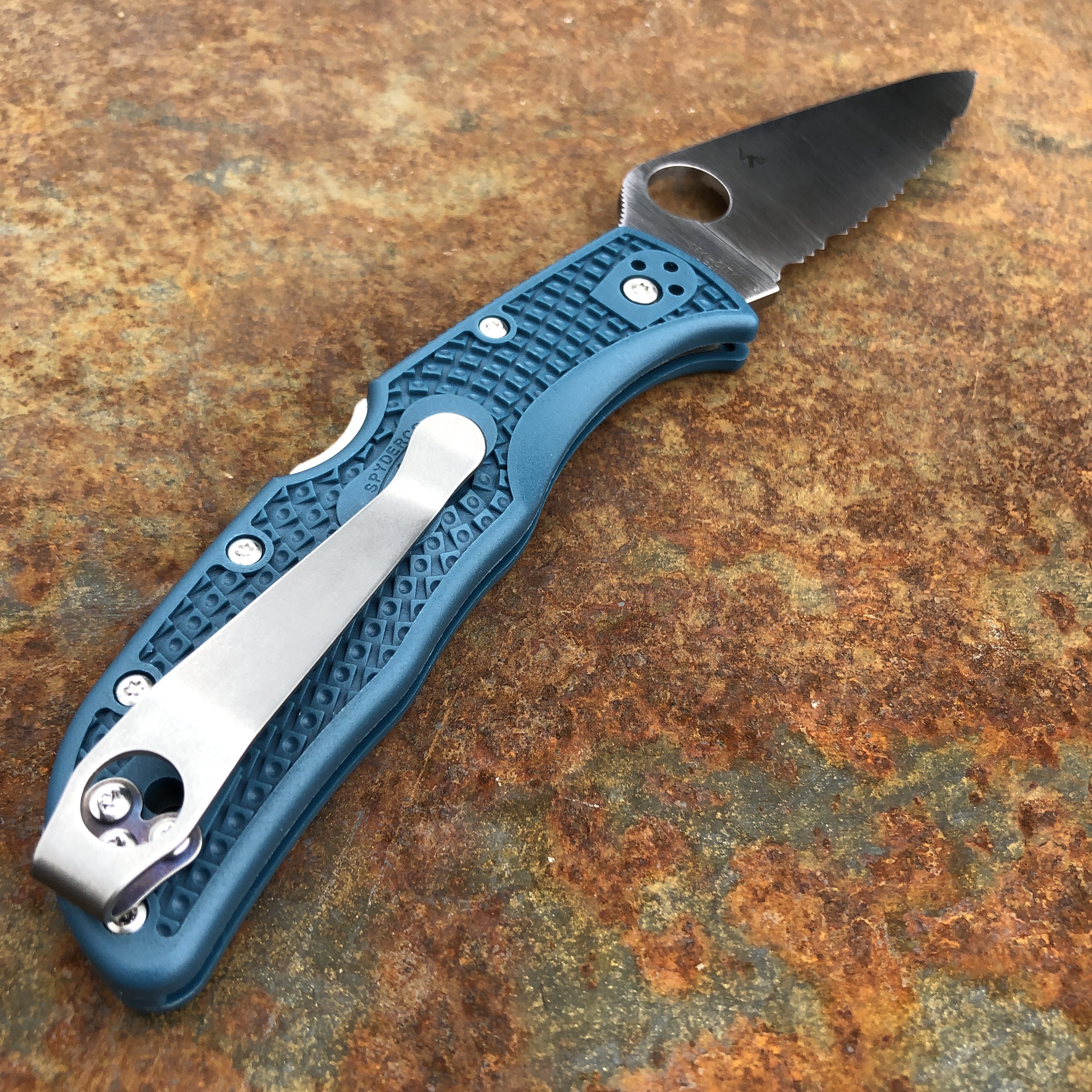 Spyderco Endela Blue FRN Full Serrated K390 (C243FSK390) Deep