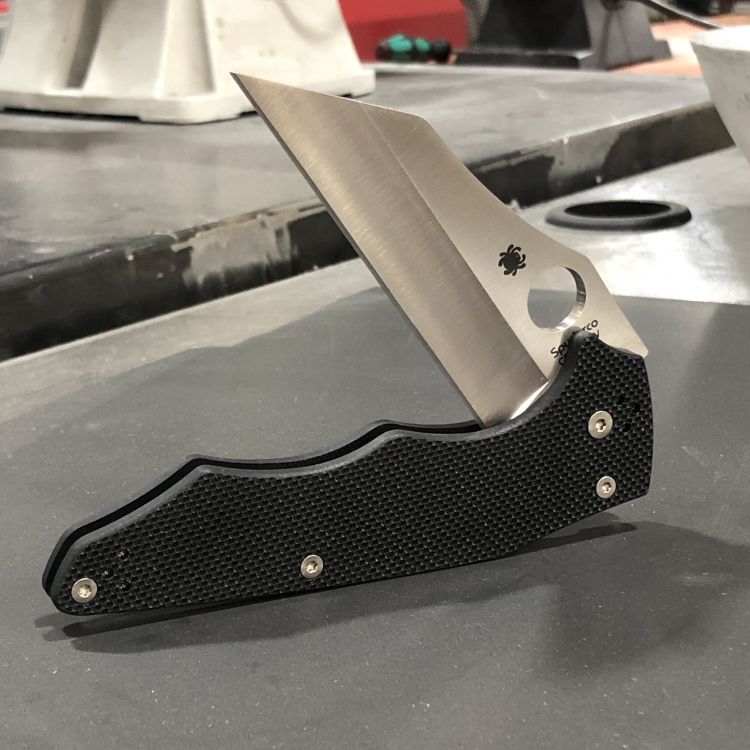 Spyderco Yojumbo Black G10 Scales Satin S30V Blade Folding Knife