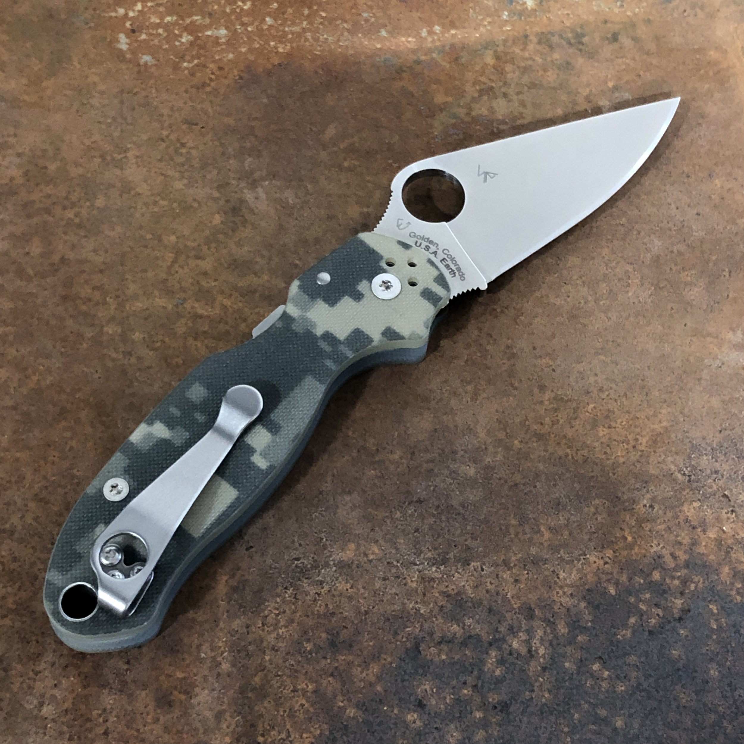 Spyderco Para 3 Camo G10 Scales Satin S45V Blade (C223GPCMO) Deep 