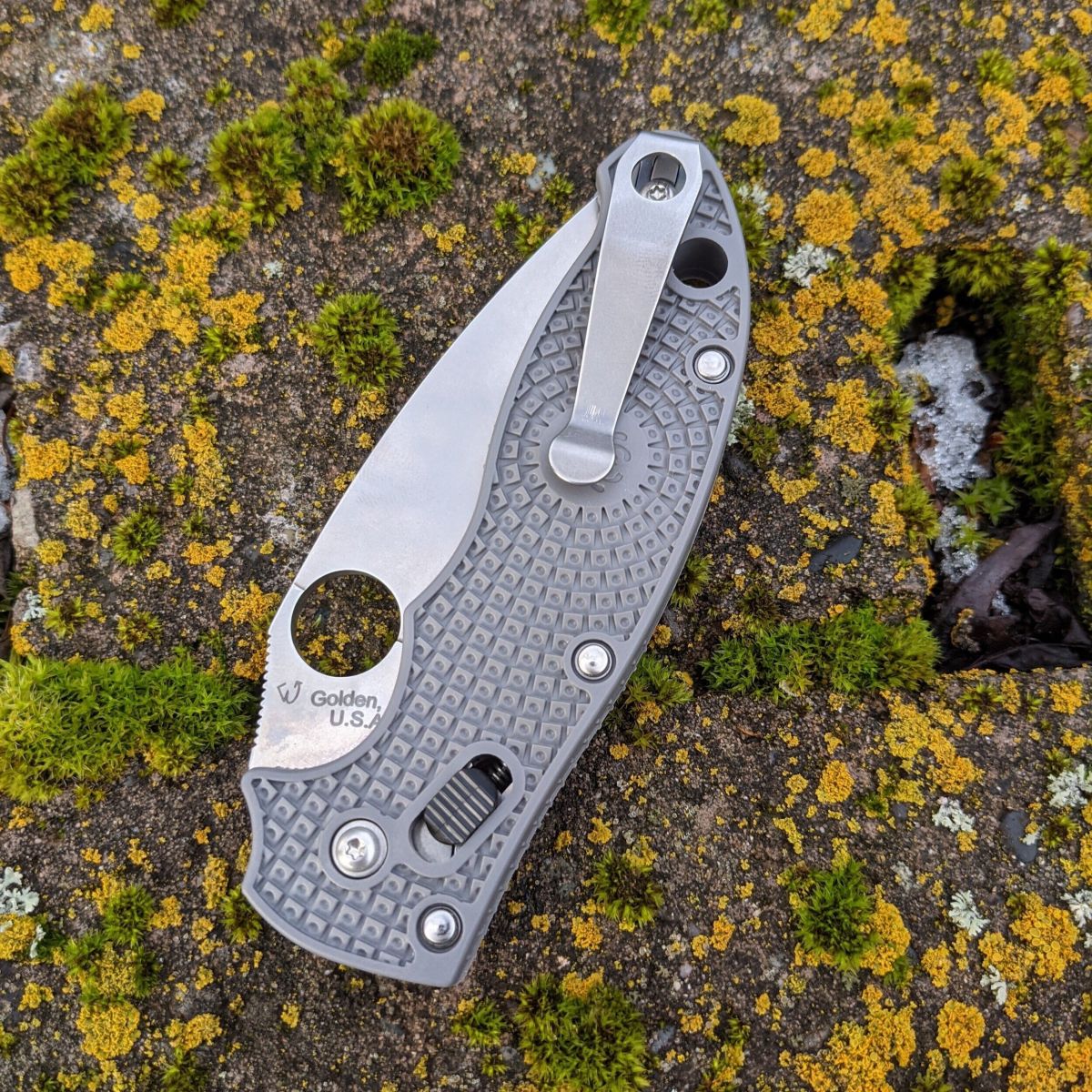 Spyderco Manix 2 LW Gray FRCP Scales Maxamet Blade (C101PGY2) Deep