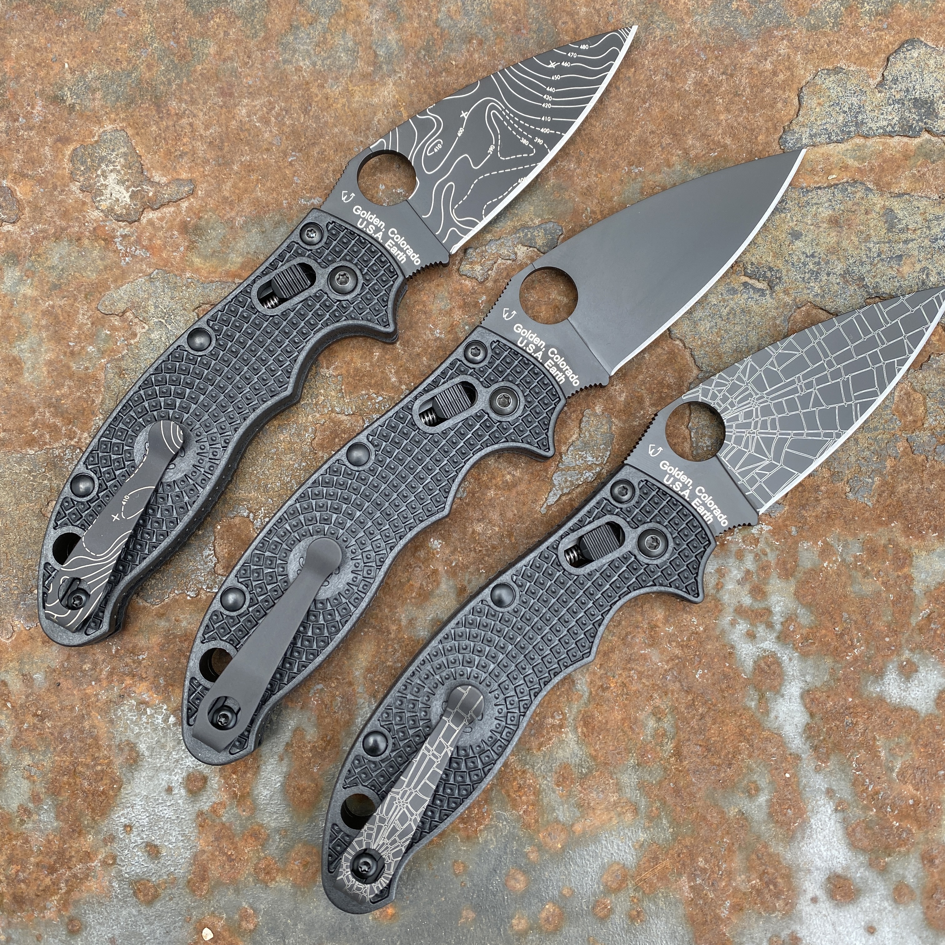 人気ブランドバ40代 Spyderco Manix 2 LW Black FRCP Scales Black CTS-BD1 Blade ハンティングナイフ、狩猟刀