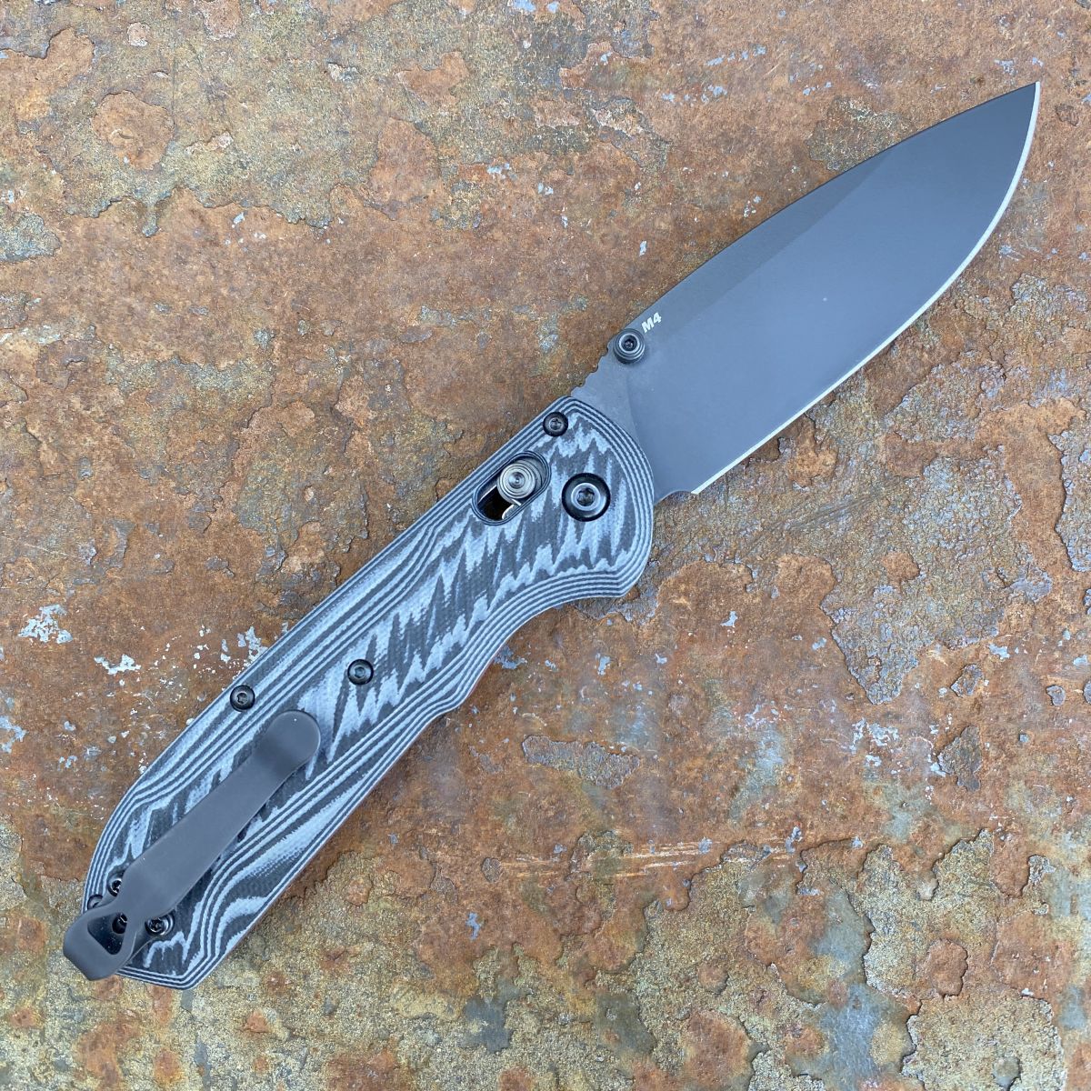 BenchmadeFreekGrayBlackG10Scal