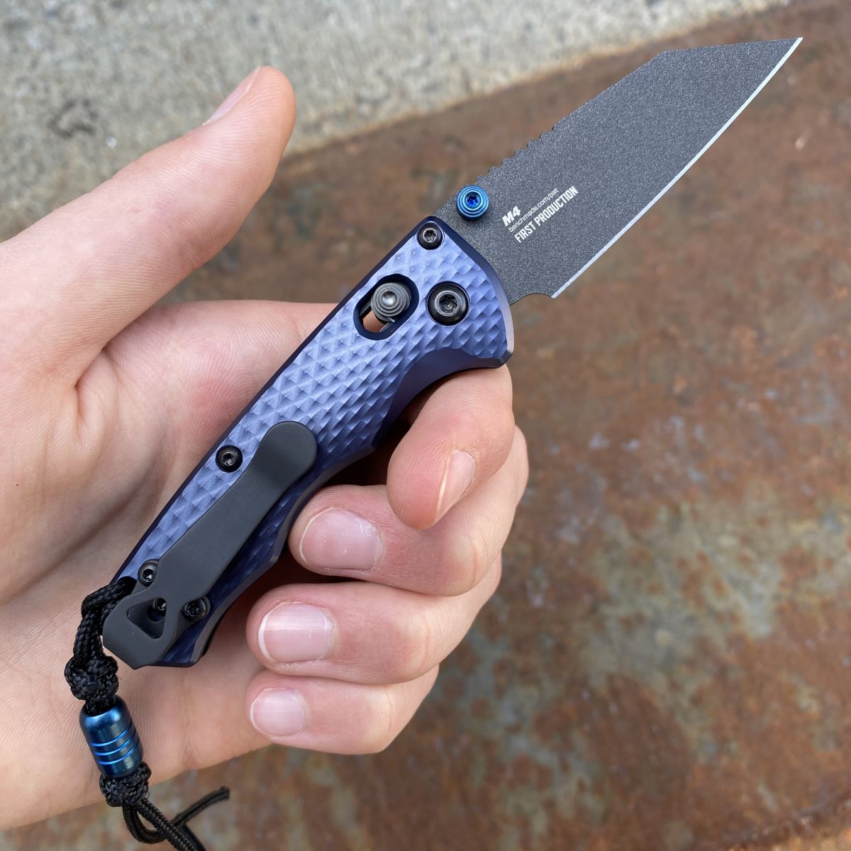 Benchmade Full Immunity AXIS Lock Crater Blue Scales 2.5 Benchmade Full Immunity AXIS Lock Crater Blue Scales 2.5