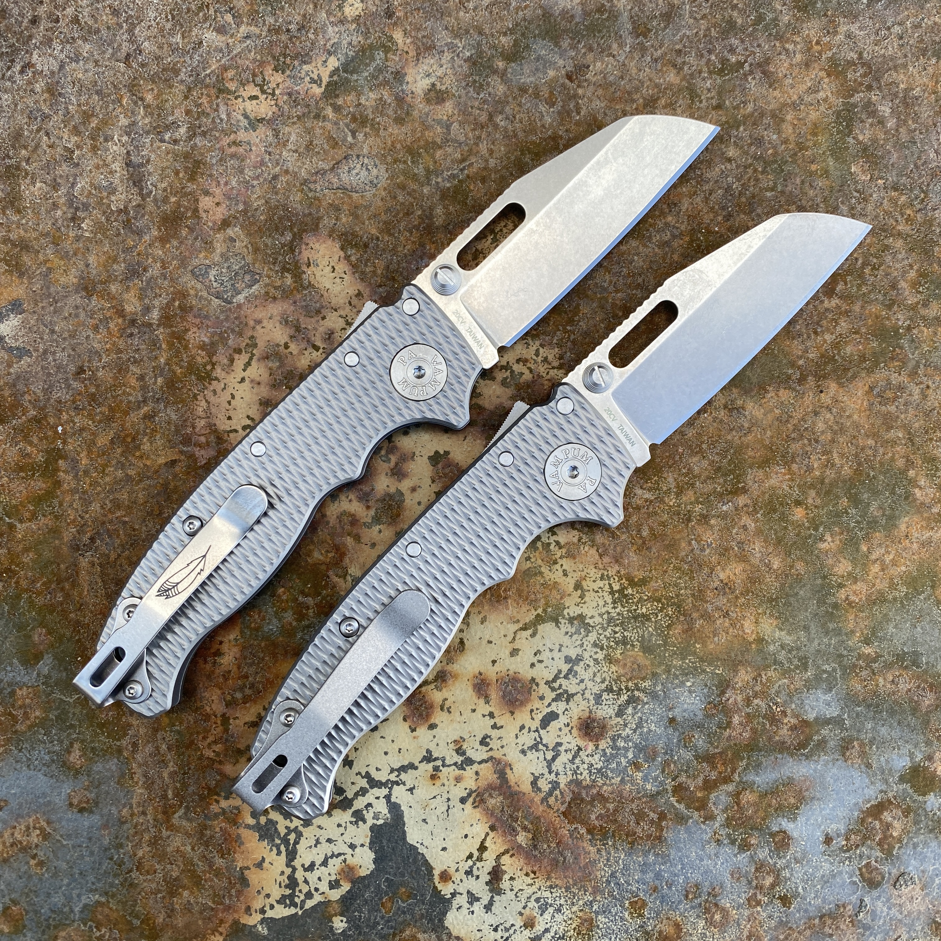 DemkoAD20-5TexturedTitaniumScalesStonewashed20CVSharksFootBladeDeepCarryTitaniumClip Demko AD20 Spearpoint BGM Regrind – Precision Engineering Redefined