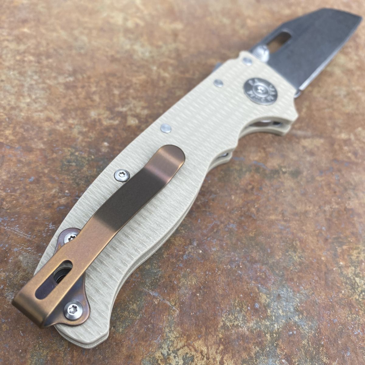 DemkoAD205CoyoteTanG10ScalesSt