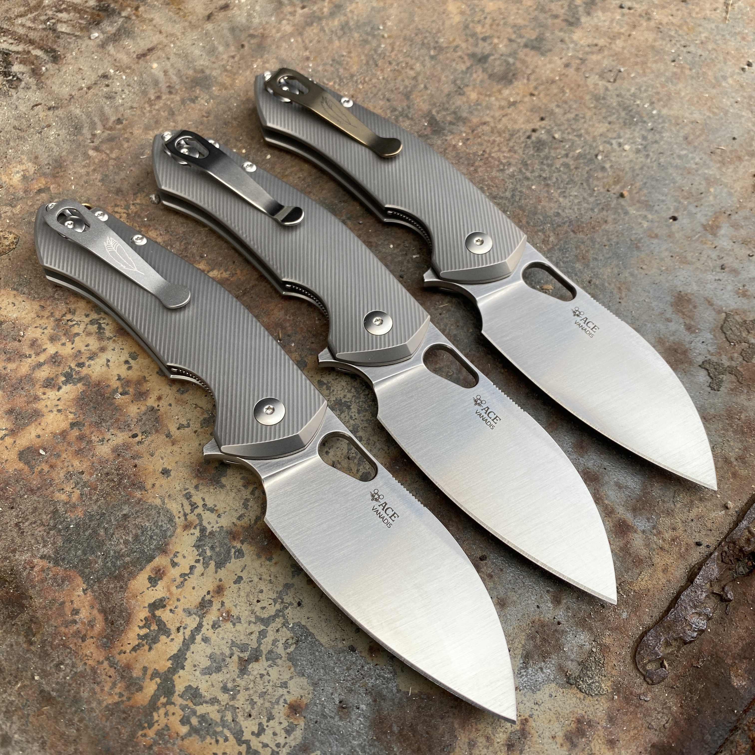 GiantMouse ACE Biblio XL Textured Titanium Vanadis Satin Blade
