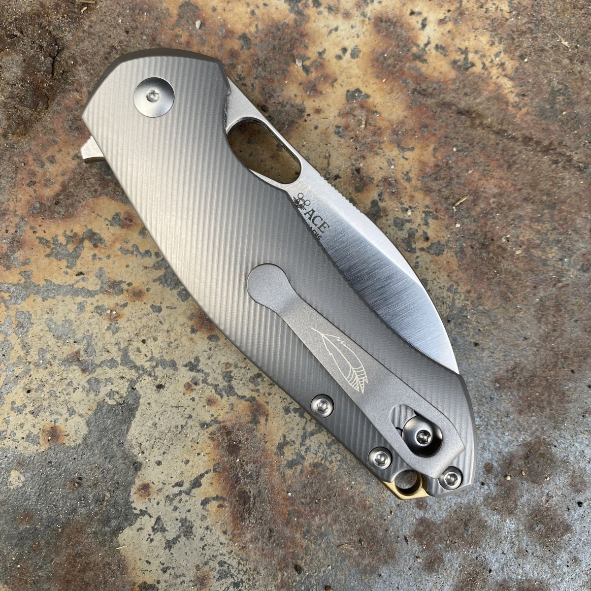 GiantMouse ACE Biblio XL Textured Titanium Vanadis Satin Blade