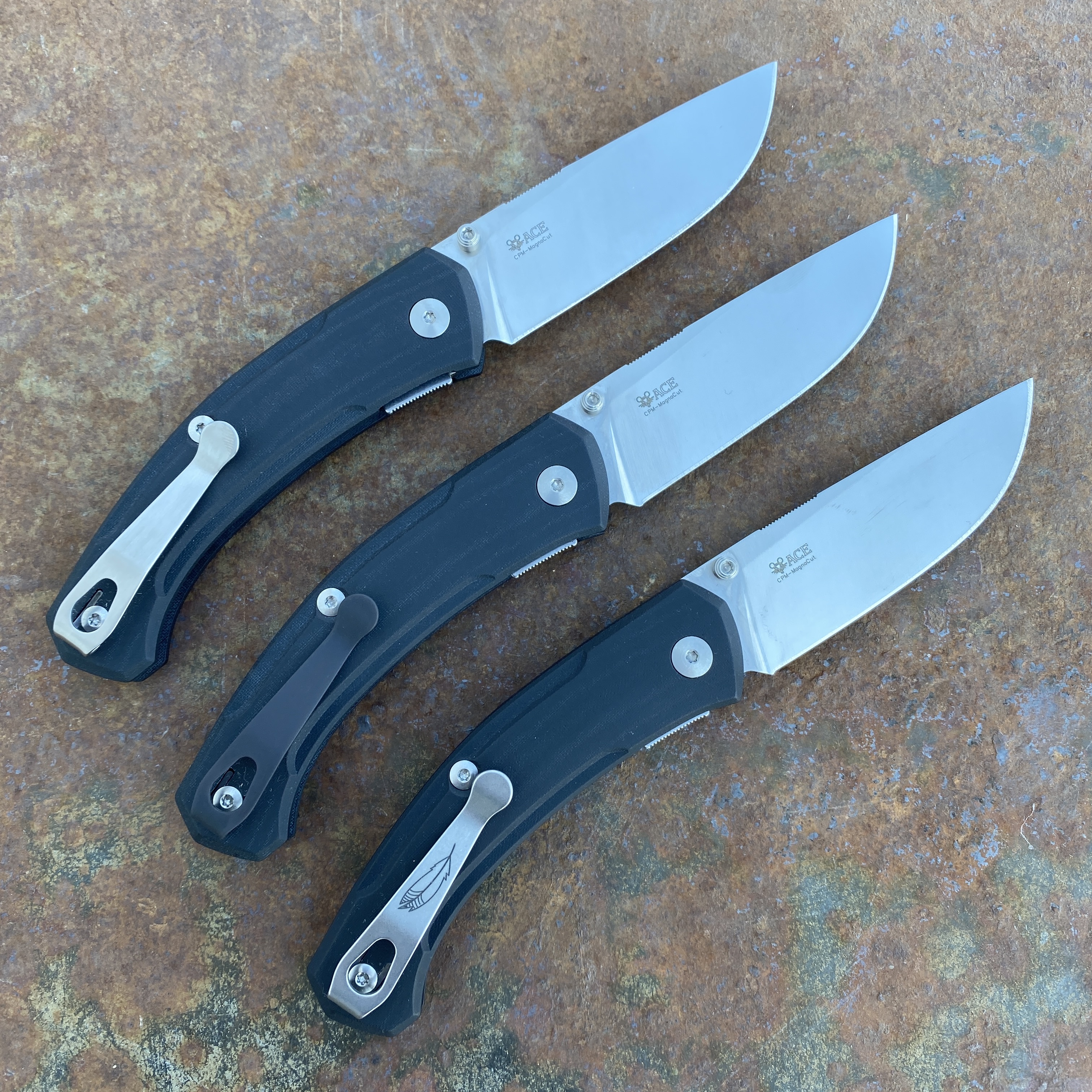 GiantMouse ACE Iona V2 Black Linen Micarta Magnacut Satin Blade