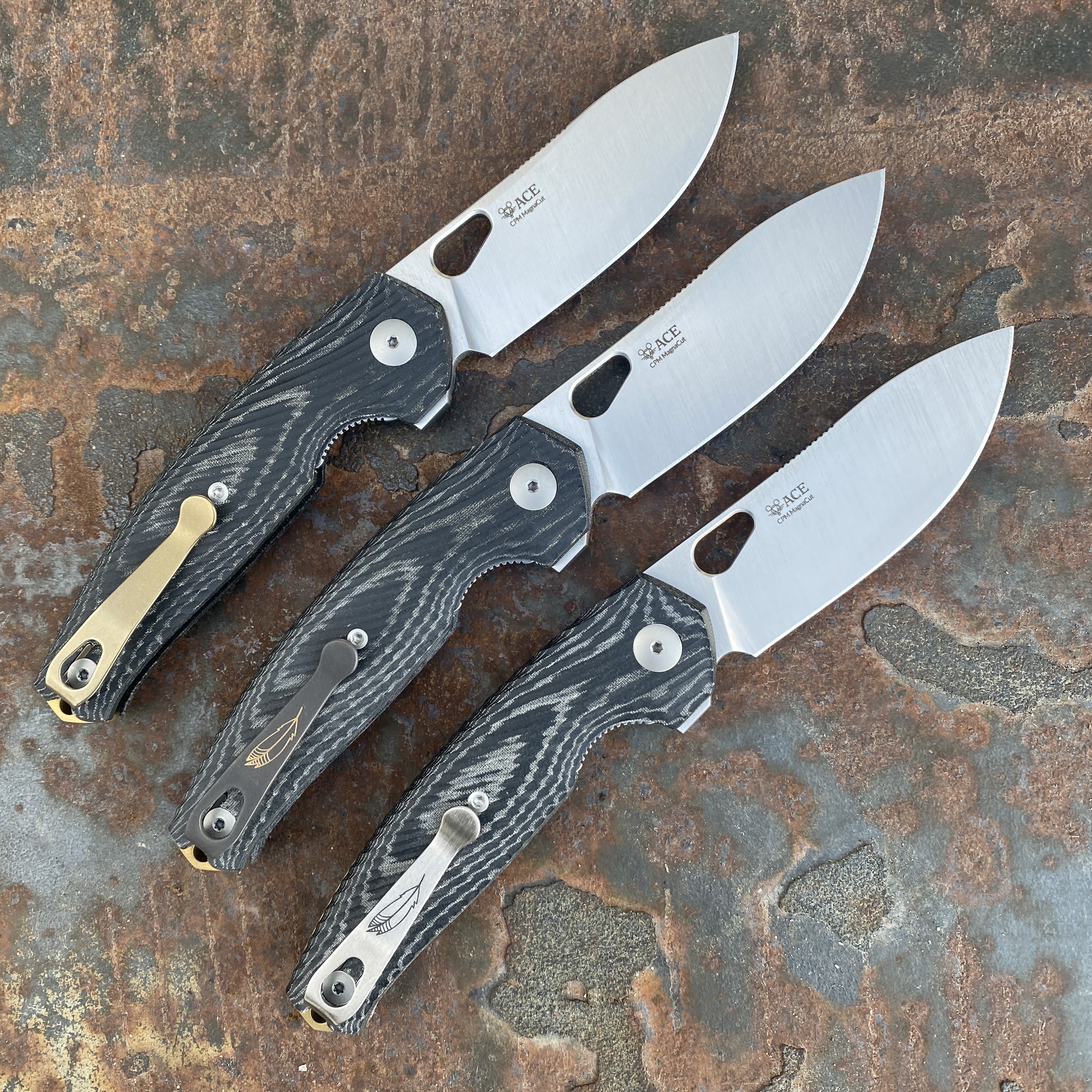 GiantMouse ACE Jagt Black Canvas Micarta Magnacut Satin Blade