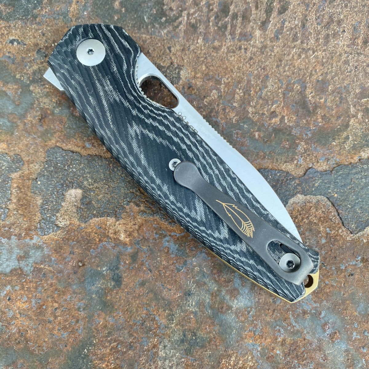 GiantMouse ACE Jagt Black Canvas Micarta Magnacut Satin Blade