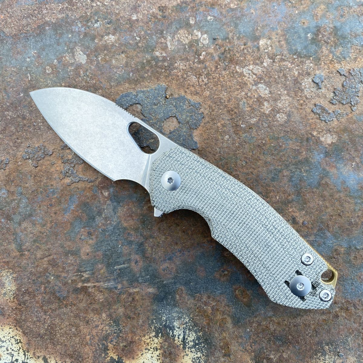 GiantMouse ACE RIV Green Canvas Micarta Magnacut Stonewashed Blade