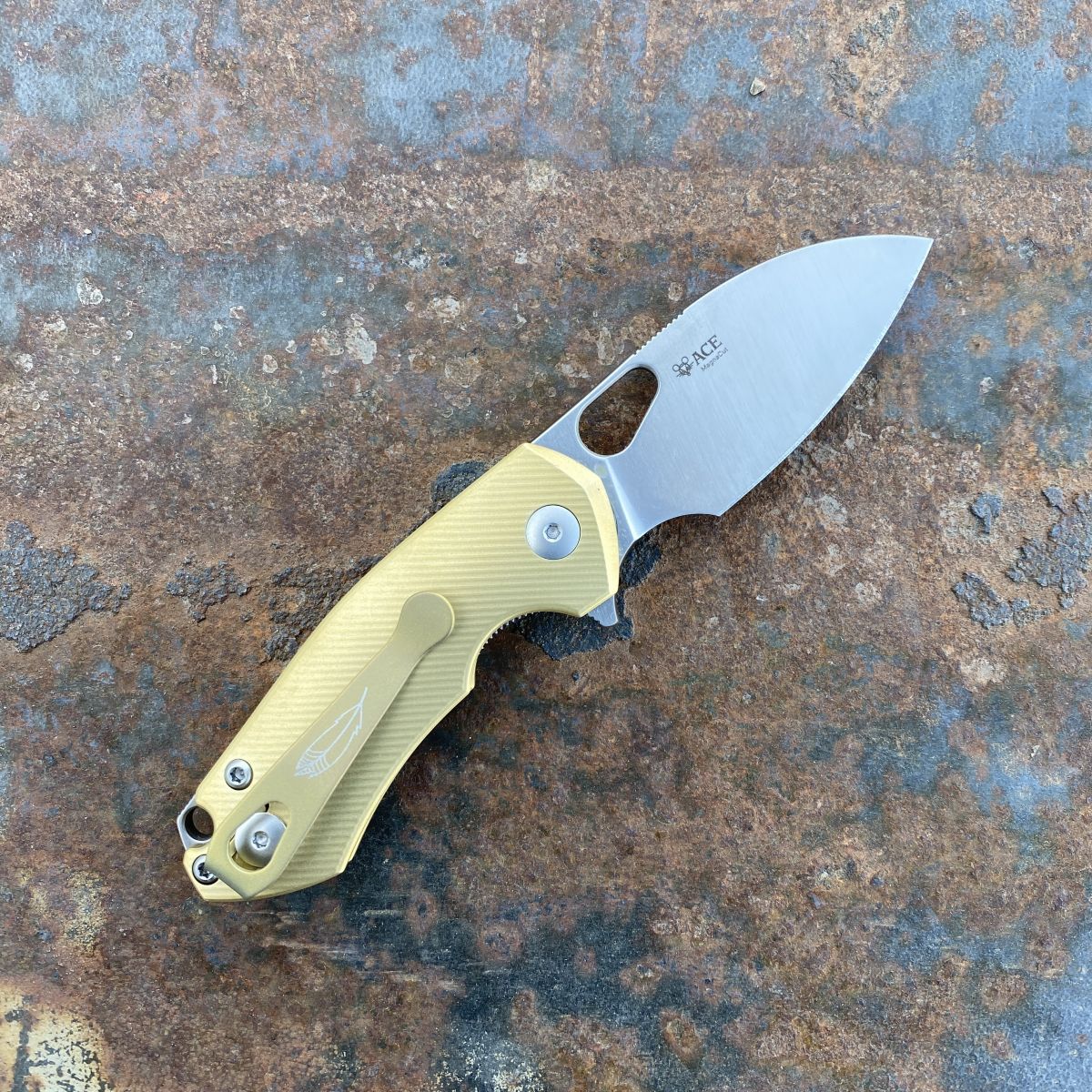 GiantMouse ACE RIV Textured Brass Magnacut Satin Blade (RIV-LL