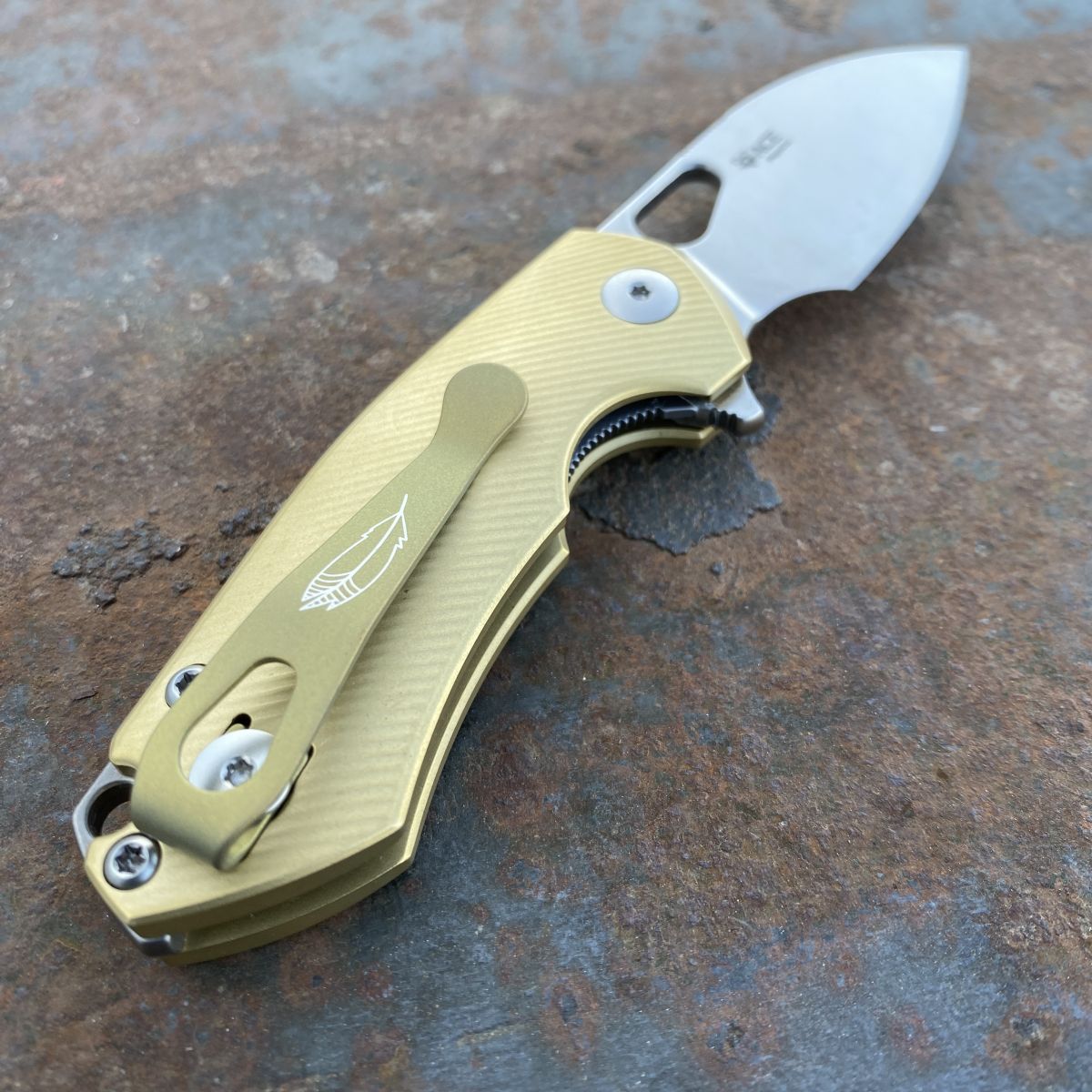 GiantMouse ACE RIV Textured Brass Magnacut Satin Blade (RIV
