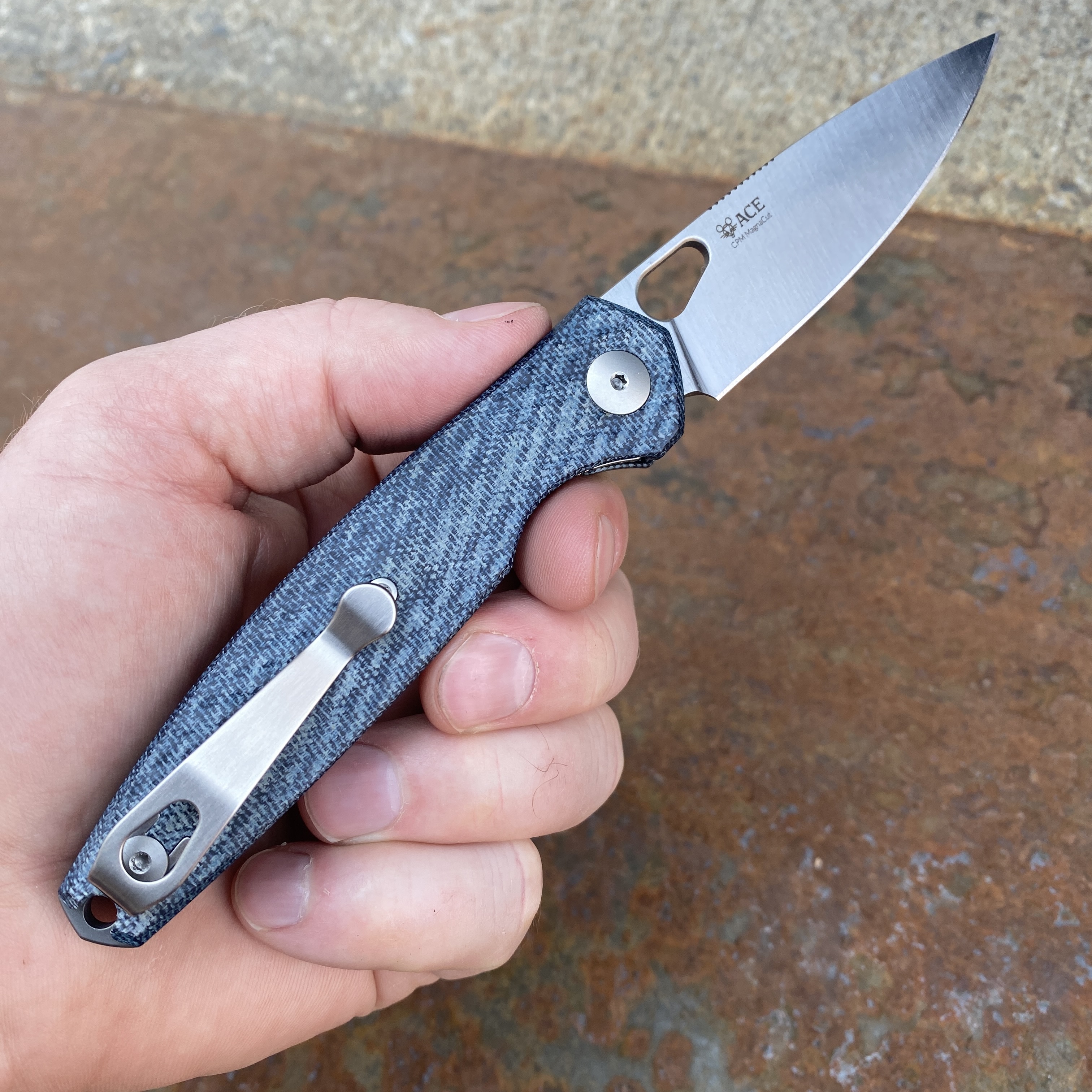 GiantMouse ACE Reo Denim Canvas Micarta Magnacut Satin Blade (REO GiantMouse ACE Reo Denim Canvas Micarta Magnacut Satin Blade (REO