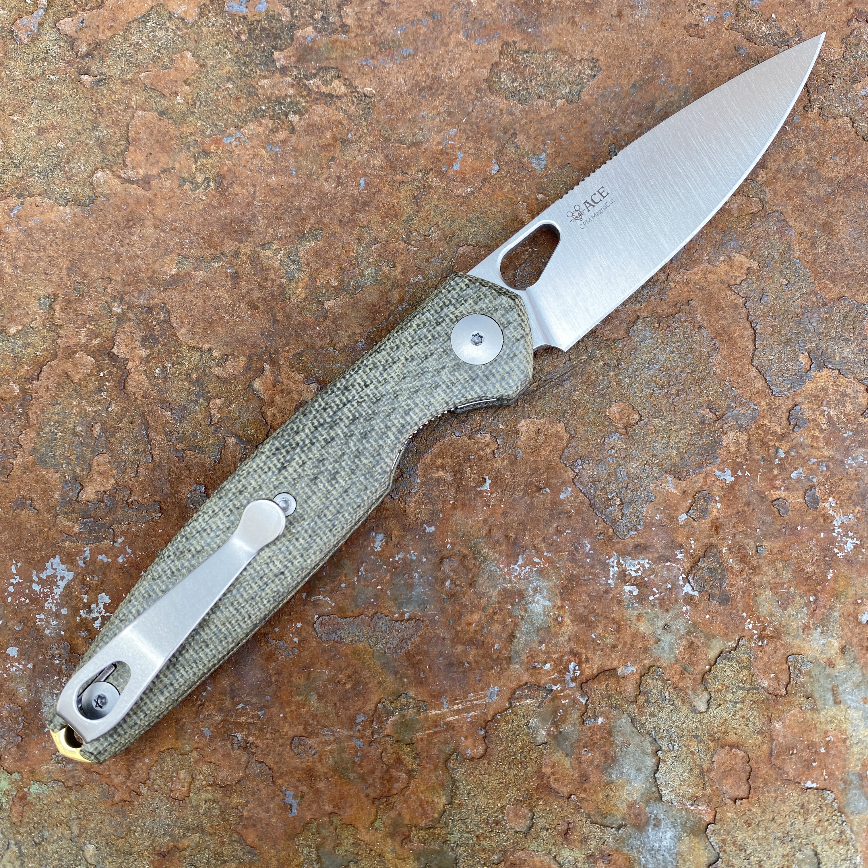 GiantMouse ACE Reo Green Canvas Micarta Magnacut Satin Blade (REO