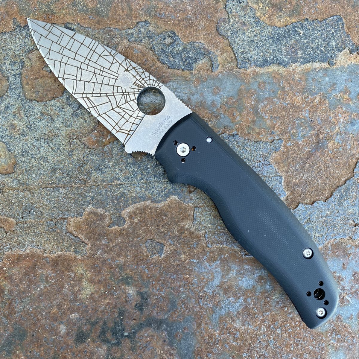 Spyderco Shaman Black G10 Scales Stonewash S30V Blade