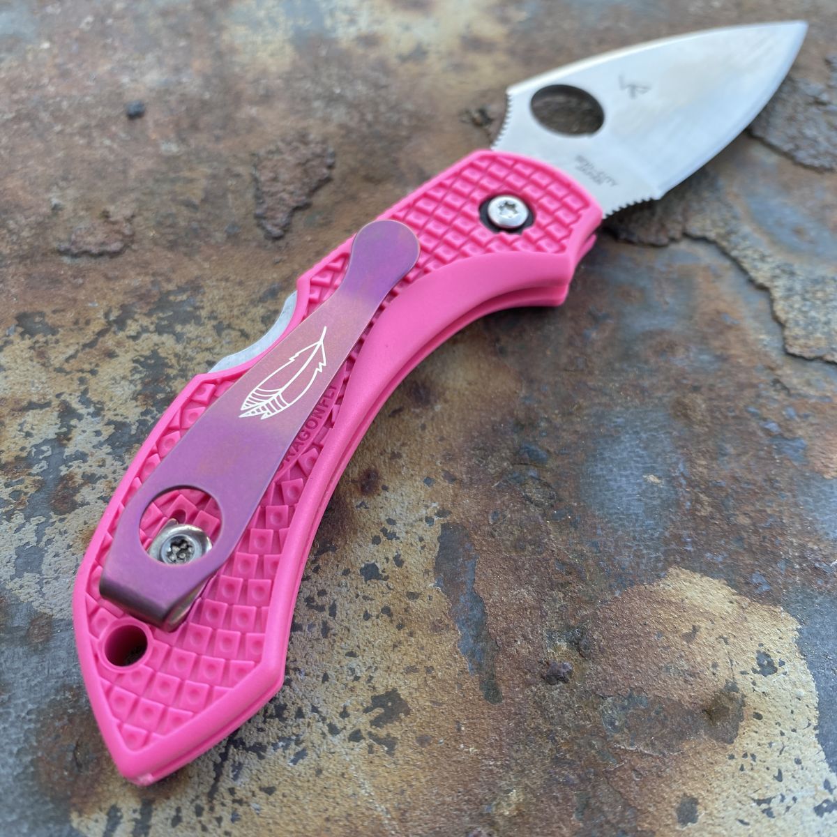 Spyderco Dragonfly 2 Pink Heals Pink FRN S30V (C28FPPNS30V2) Deep