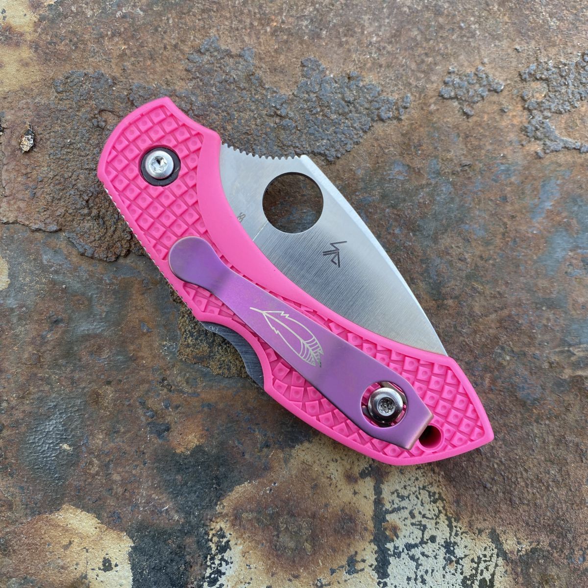 Spyderco Dragonfly 2 Pink Heals Pink FRN S30V (C28FPPNS30V2) Deep 