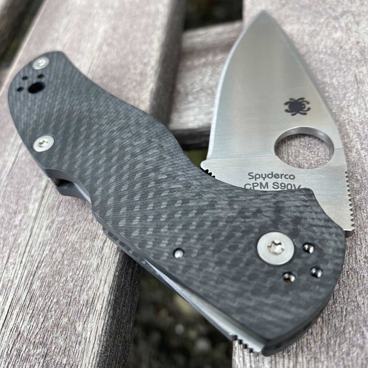 Spyderco Native 5 Fluted Carbon Fiber Scales Satin S90V Blade