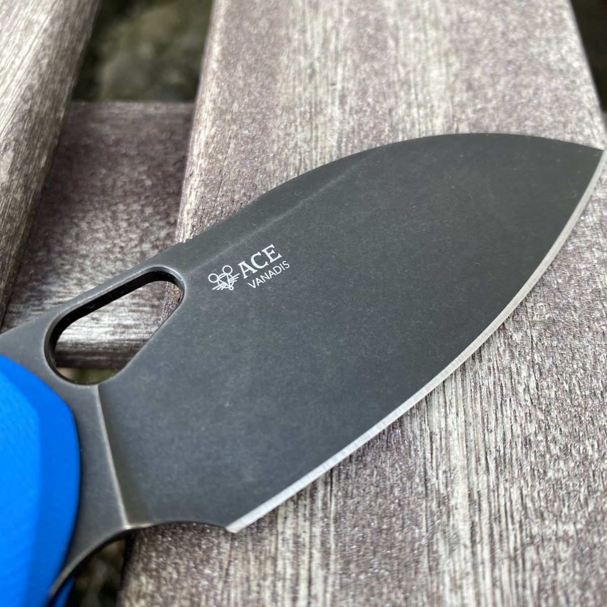 GiantMouse ACE Biblio XL Blue G10 Vanadis PVD Blade (BIBLIO-XL-BLU
