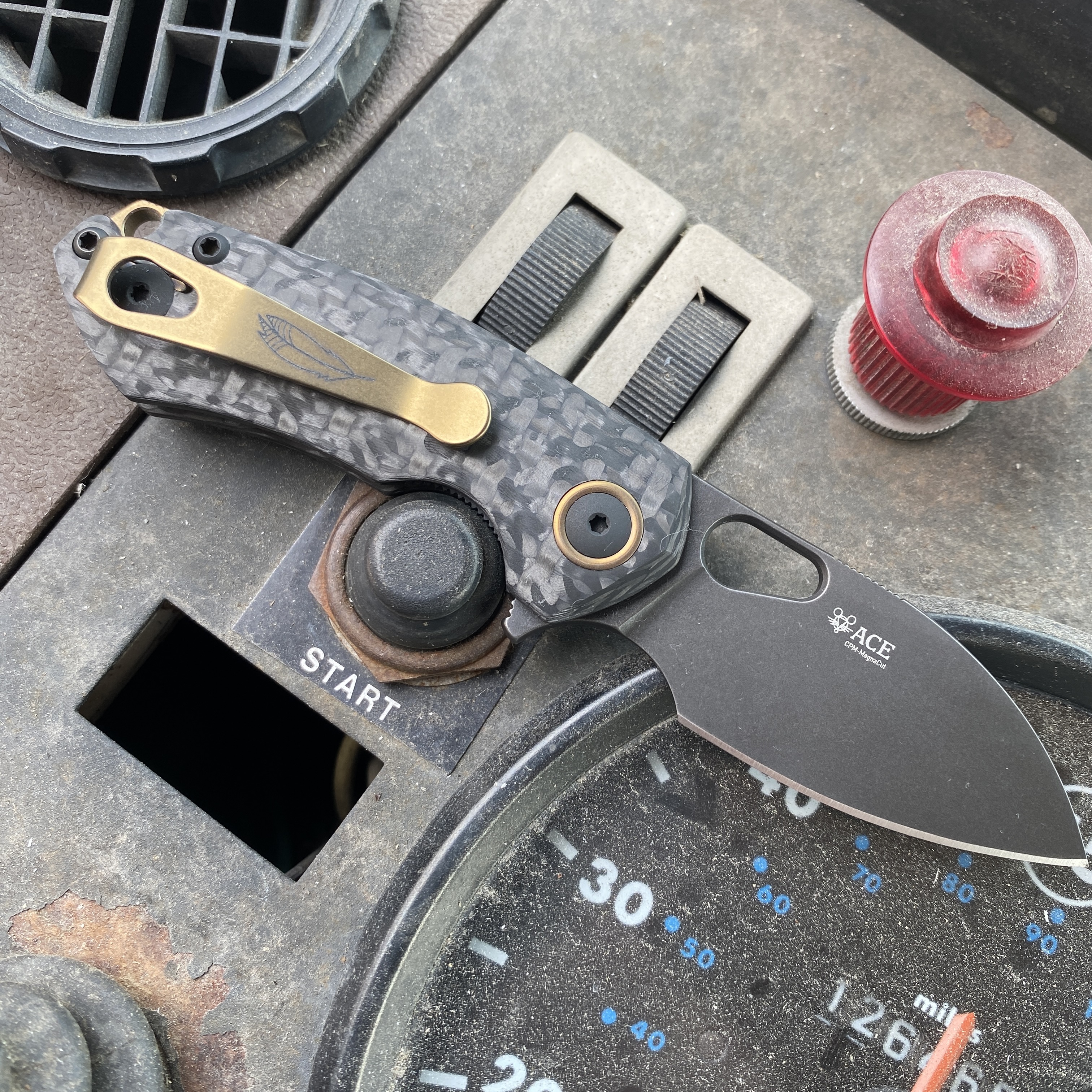 GiantMouse ACE RIV Liner Lock Carbon Fiber PVD Magnacut Blade (RIV