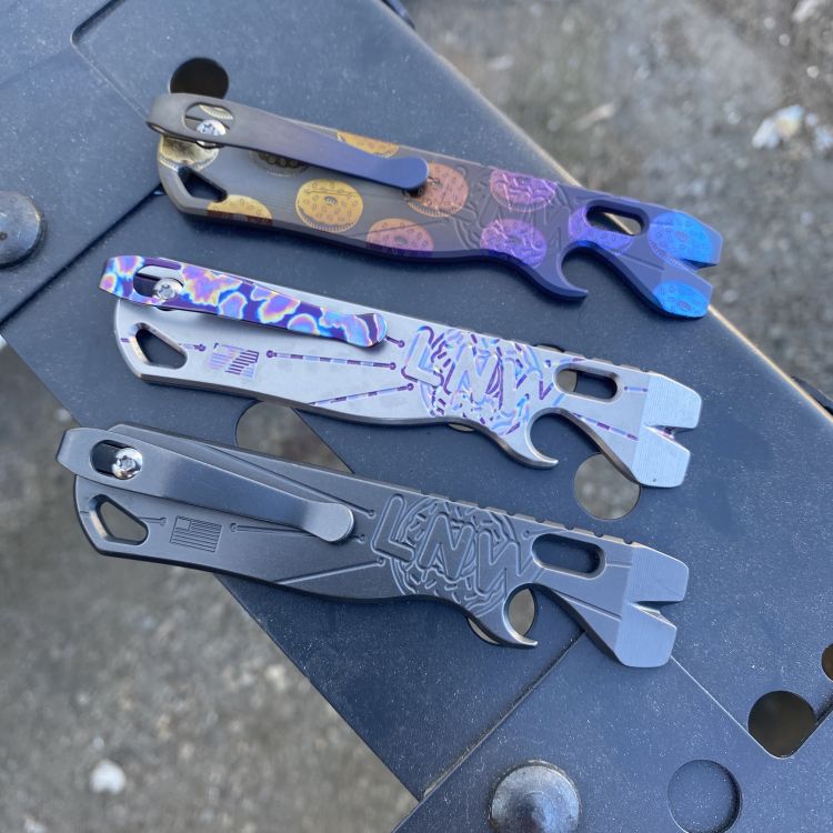 BladeHQ Exclusive Dagger Donut D1.1 Prybar