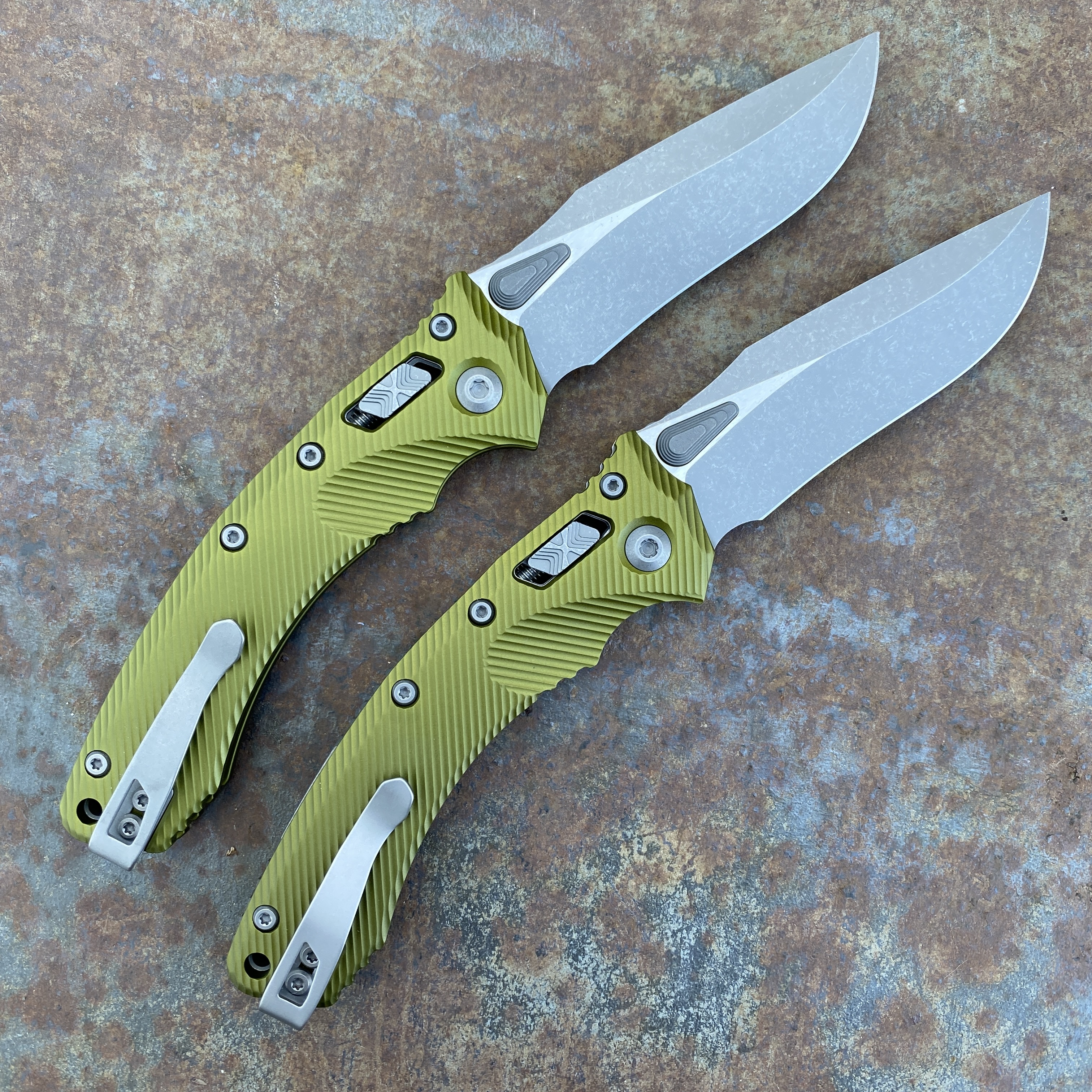 Microtech Amphibian Ram-Lok Fluted OD Green Aluminum Apocalyptic