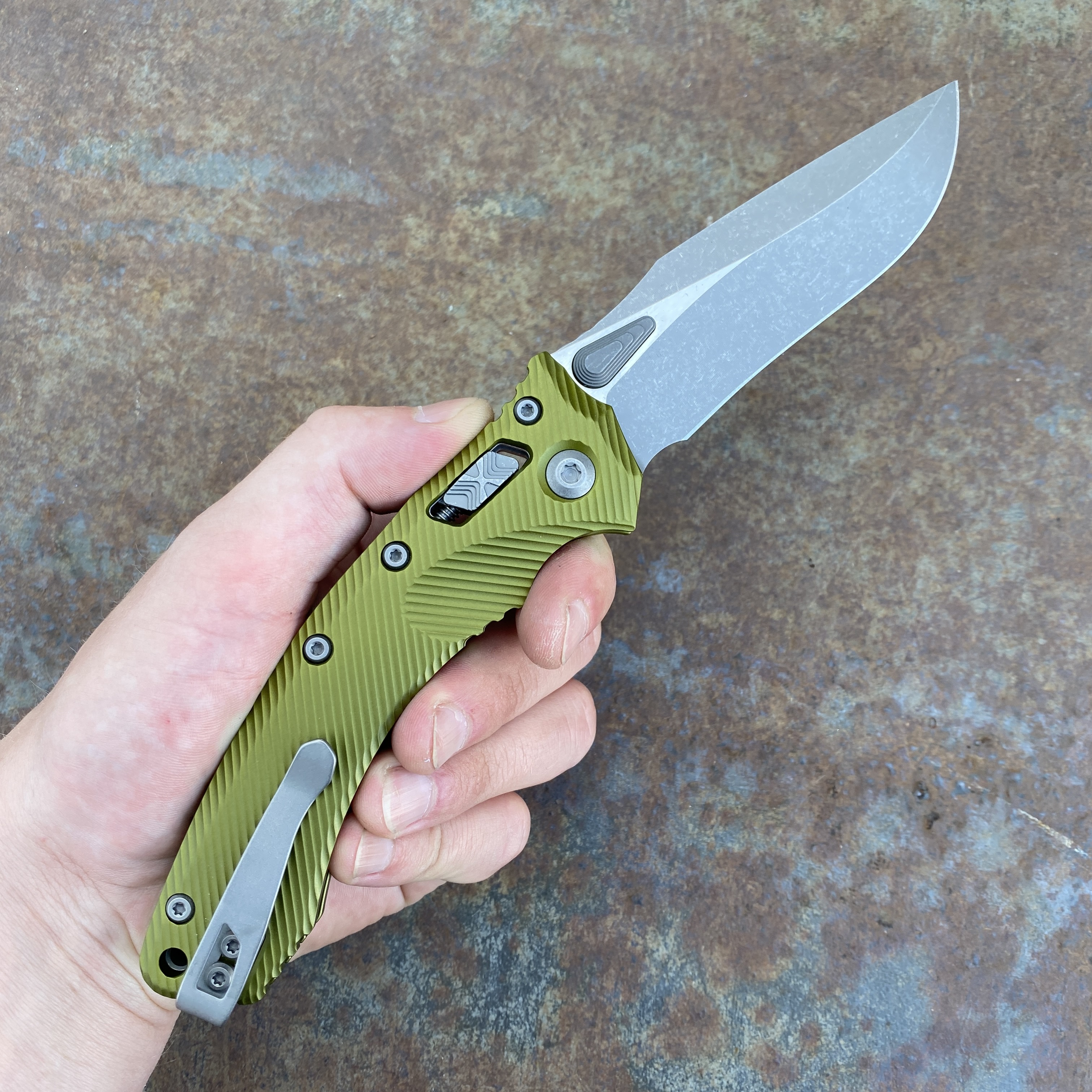 Microtech Amphibian Ram-Lok Fluted OD Green Aluminum Apocalyptic