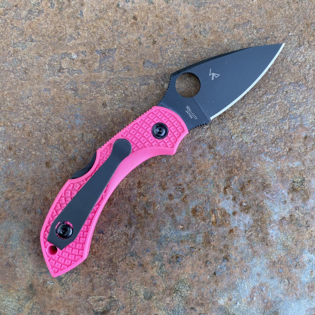 Spyderco Dragonfly 2 Pink Heals Pink FRN Black S30V