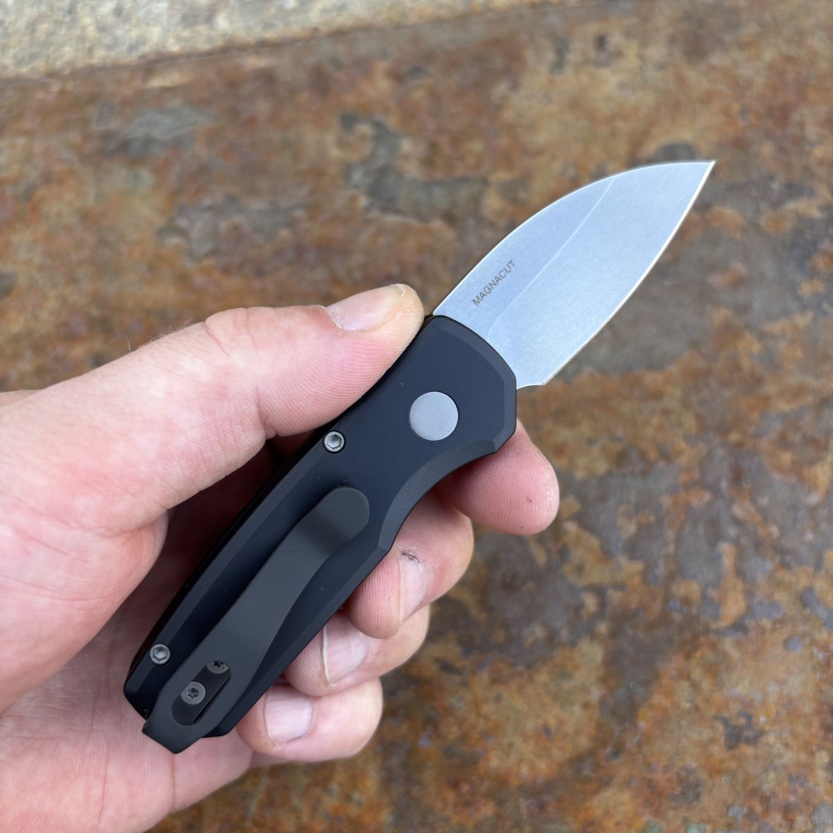 Pro-Tech Runt 5 Automatic | Textured Black | Knifeworks