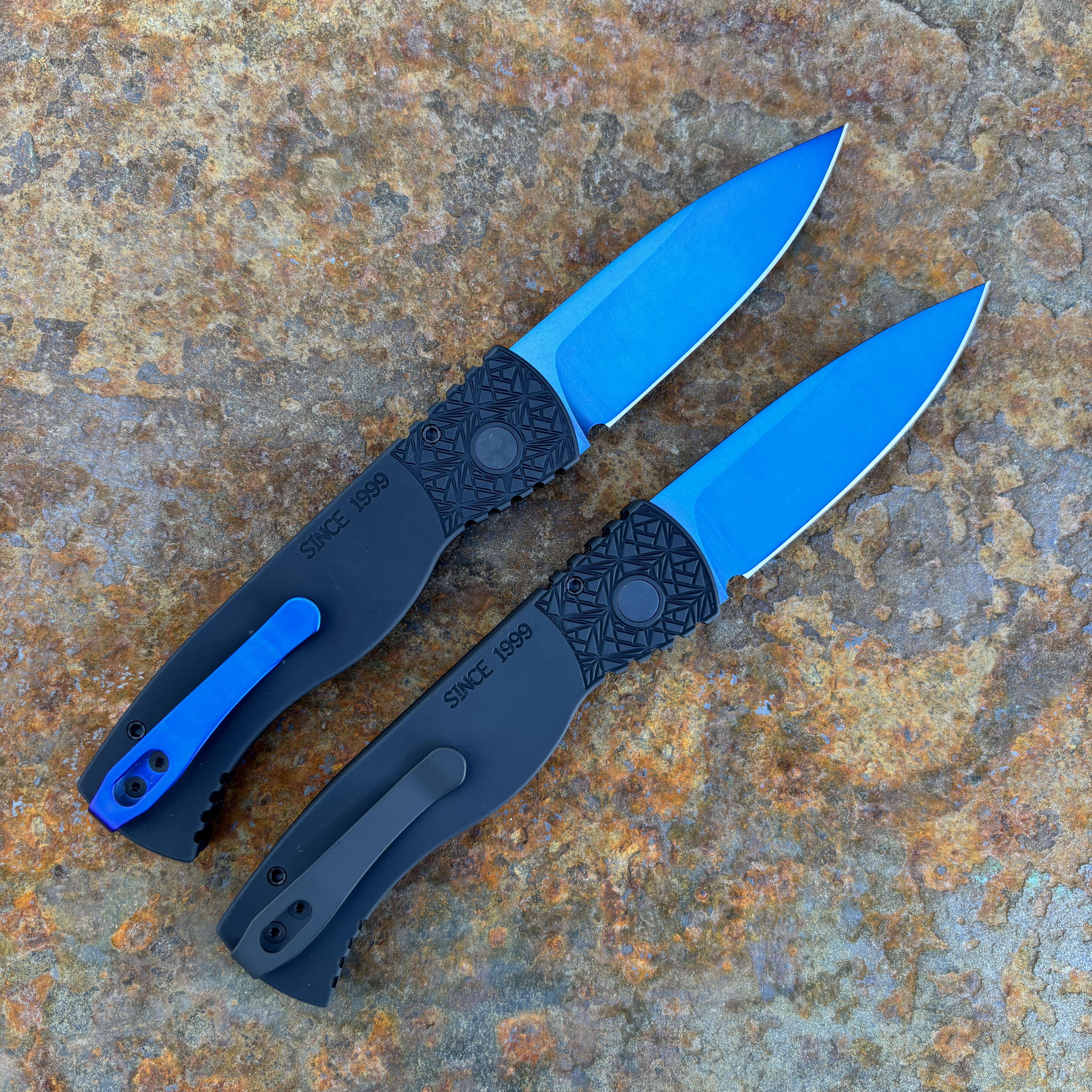 Pro-Tech TR-2 Auto NEXUS Black Aluminum Sapphire Blue Magnacut