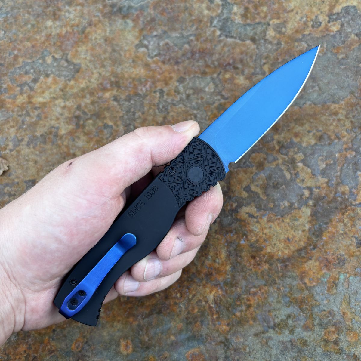 Pro-Tech TR-2 Auto NEXUS Black Aluminum Sapphire Blue Magnacut