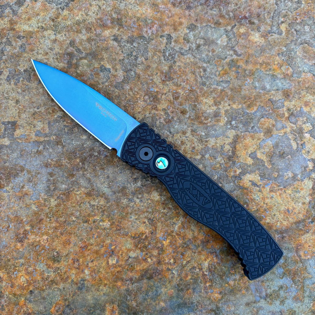 Pro-Tech TR-2 Auto NEXUS Black Aluminum Sapphire Blue Magnacut