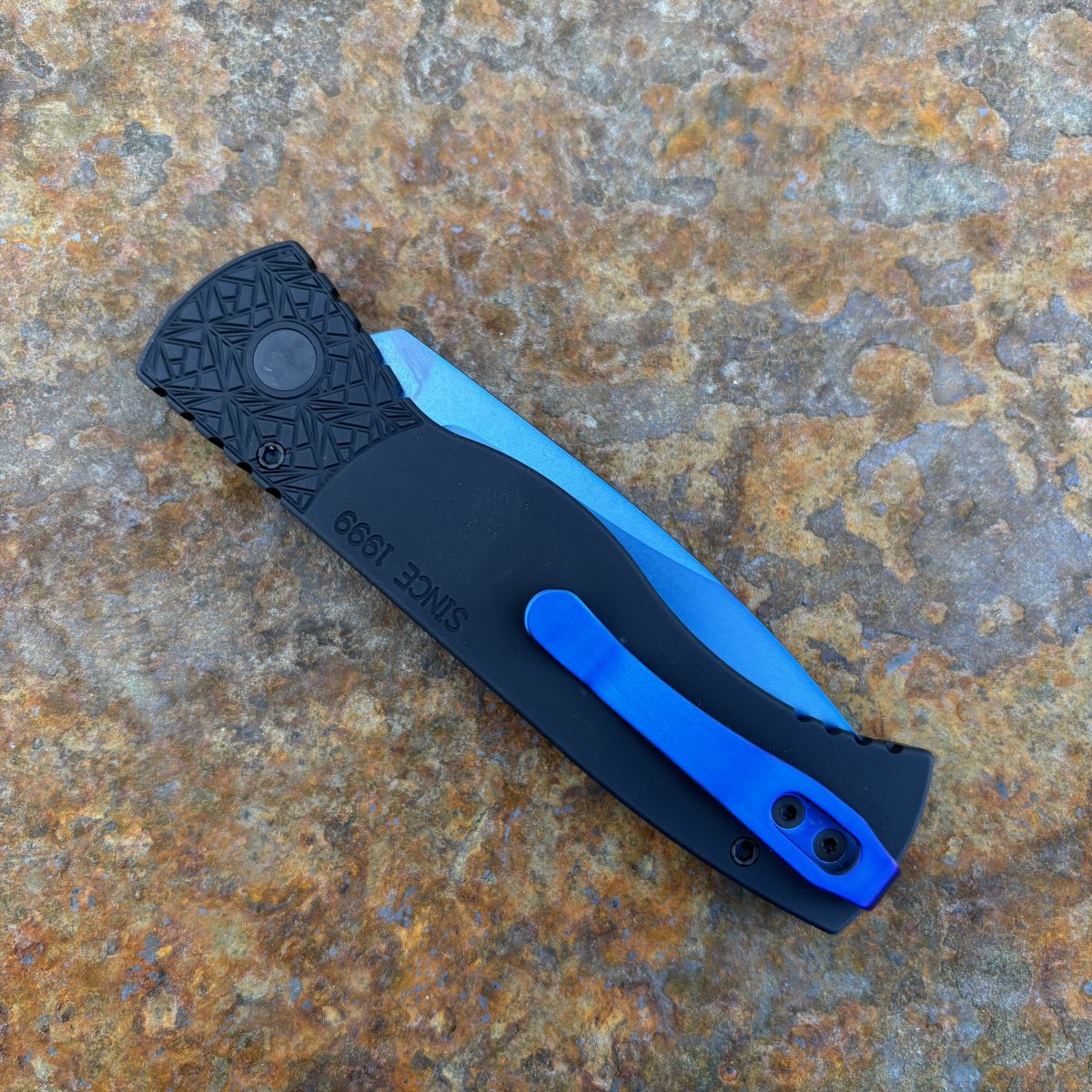 Pro-Tech TR-2 Auto NEXUS Black Aluminum Sapphire Blue Magnacut