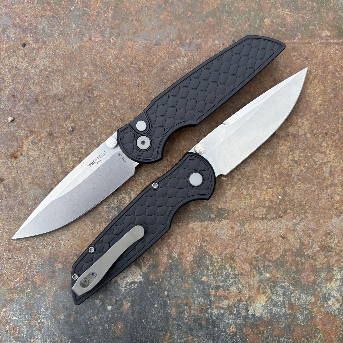 Pro-Tech TR-3 Integrity Black Reptile Textured Aluminum Stone S35V