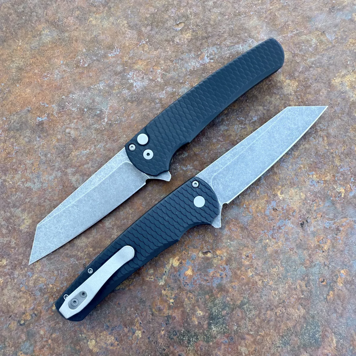 Pro-Tech Malibu Black Dragon Scale Aluminum Acidwash MagnaCut