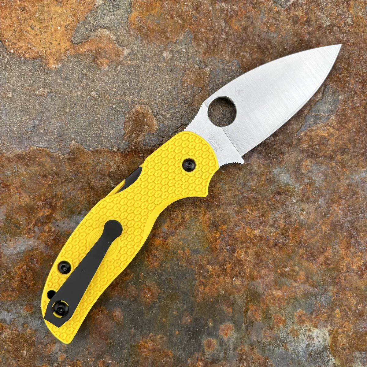 Spyderco Sage 5 LW Salt Yellow FRN Scales Satin MagnaCut Blade